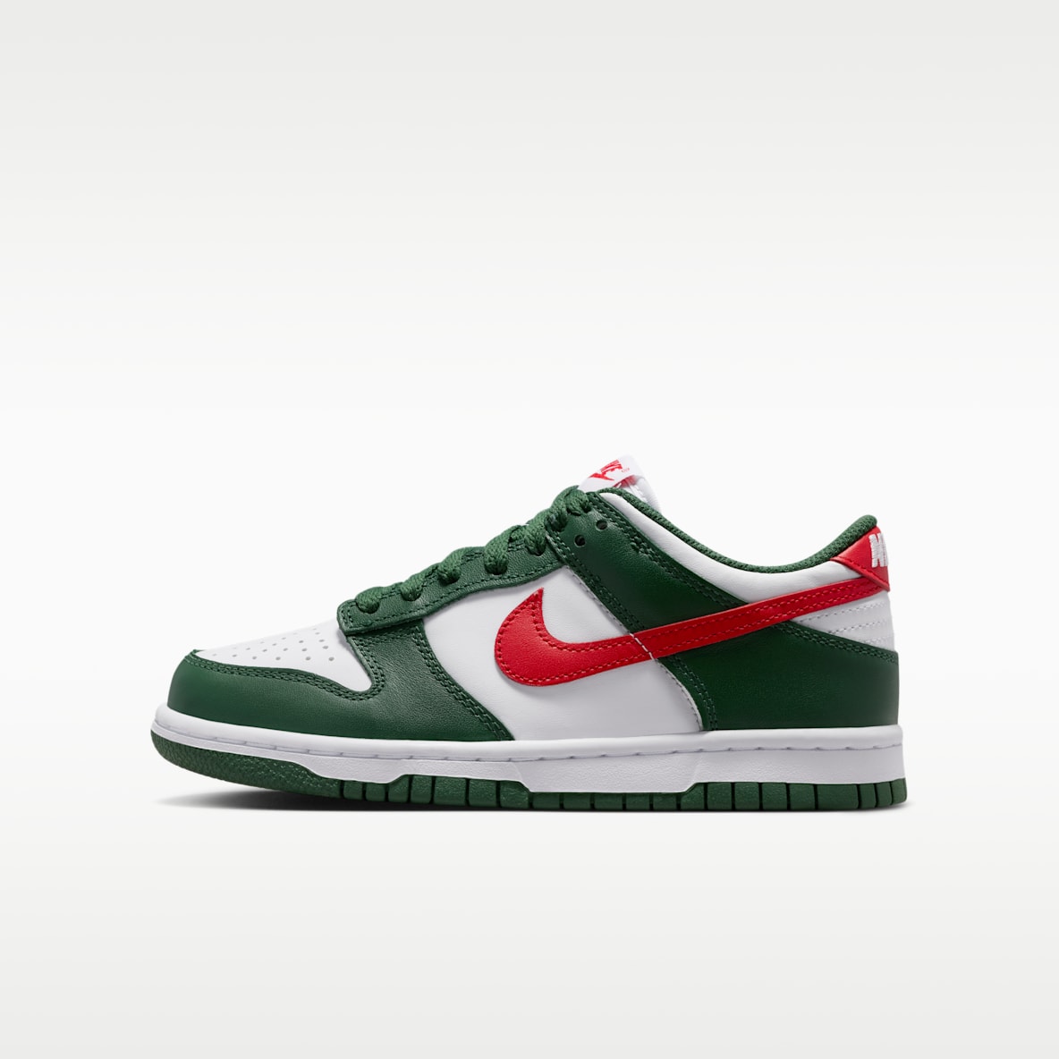 Green Nike Dunk. Nike.com